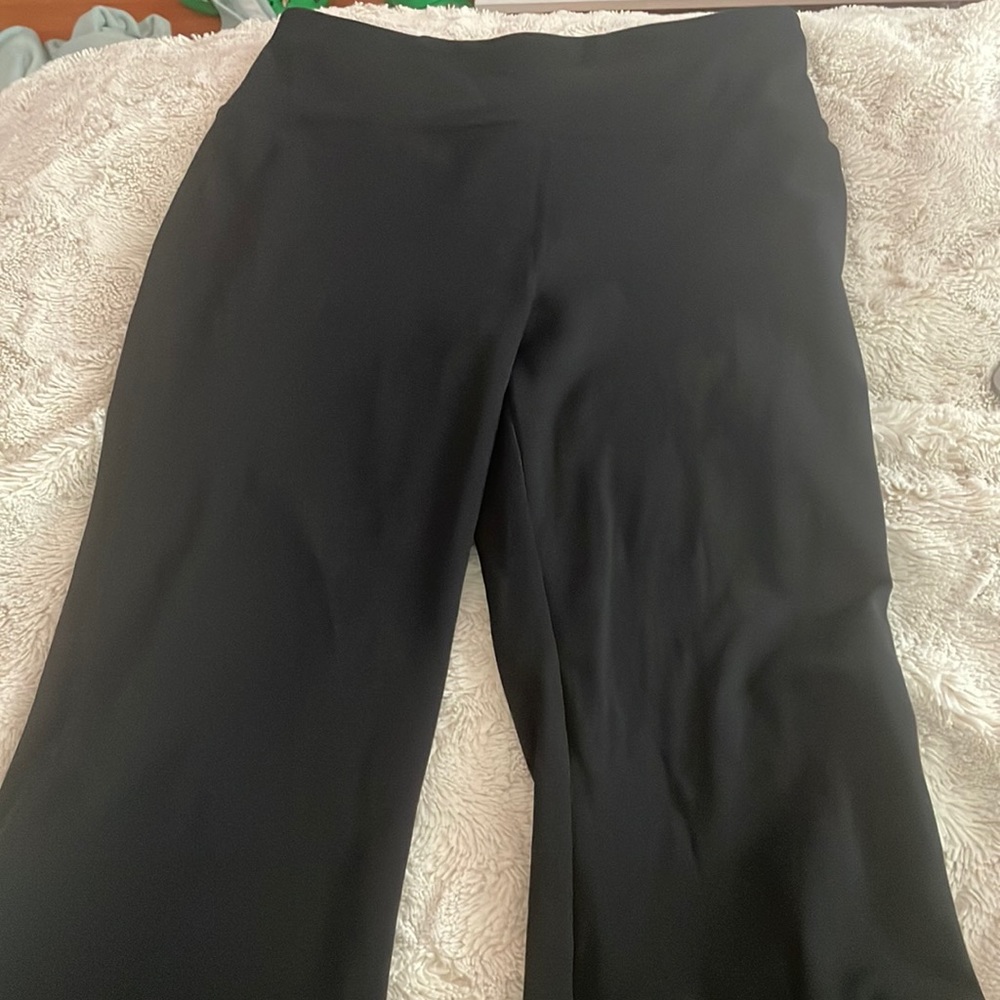 Halara- Flare Legging, Wide leg, soft, size medium, hidden pocket in back